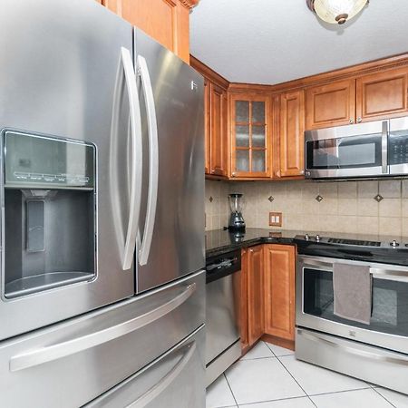Beautiful 2/2.5 Condo W/Free Parking Fast Wifi Miami Exterior photo